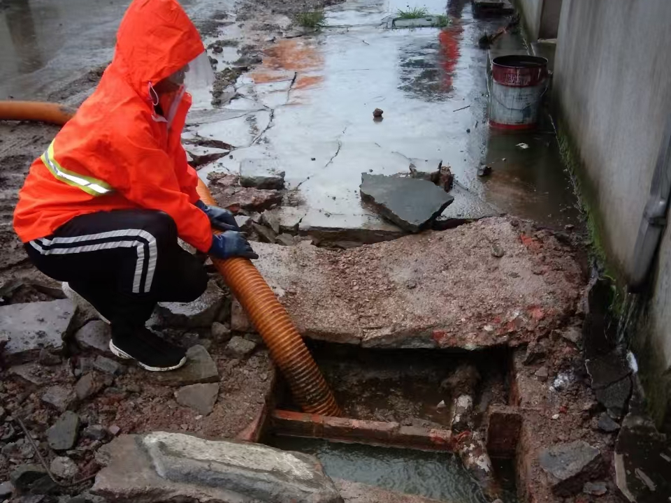 稷山专业清理污水池 炜誉市政以规范流程守护城市 “肠道”